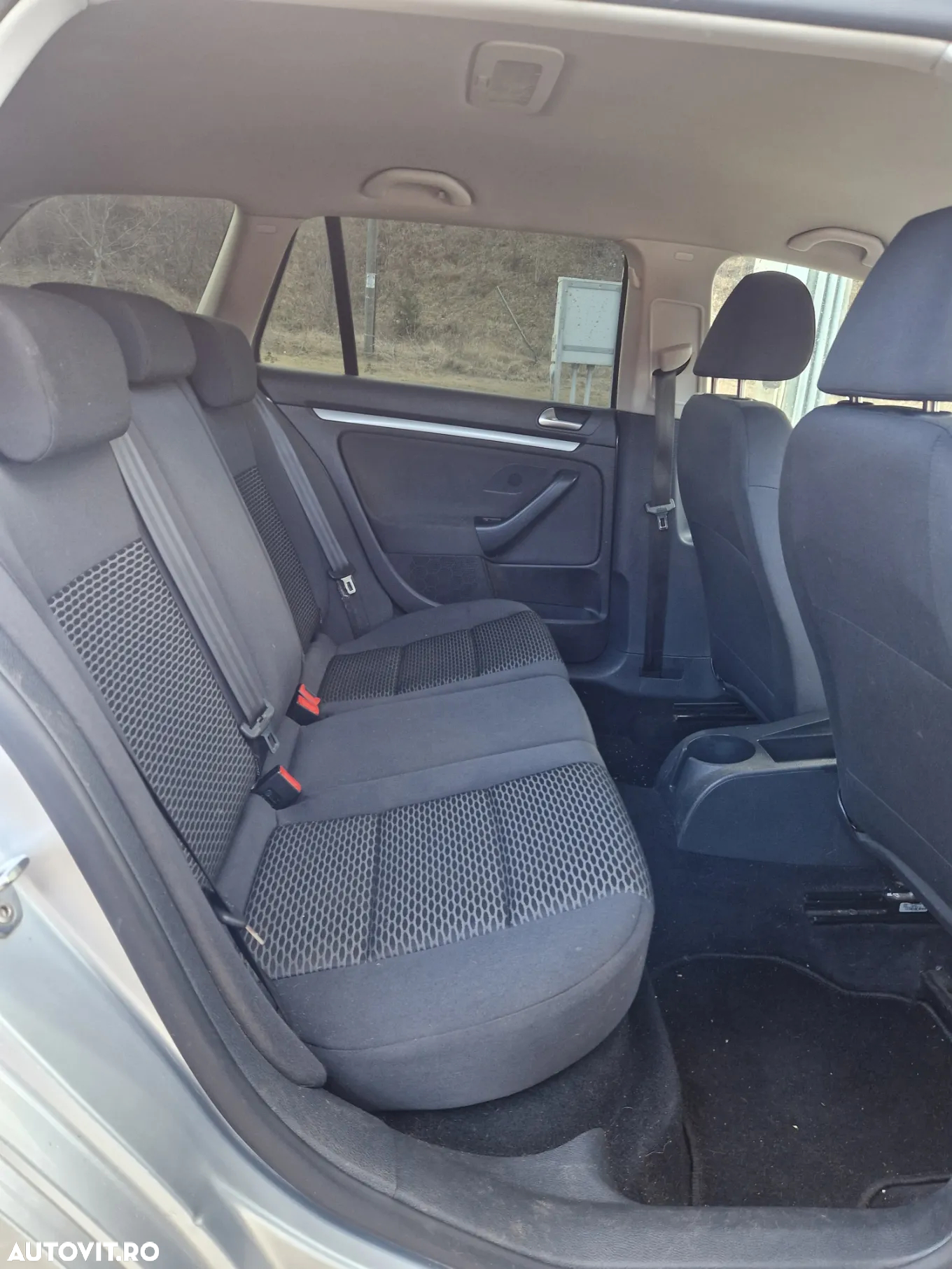 Volkswagen Golf 1.6 TDI BlueMotion Technology Comfortline - 8
