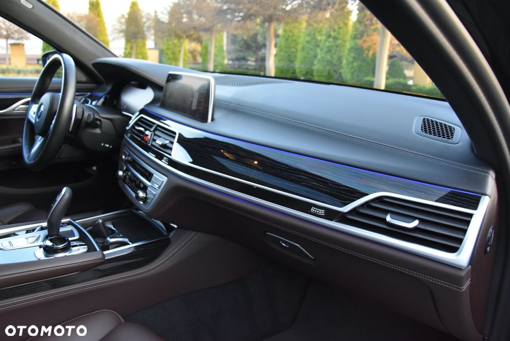 BMW Seria 7 740Ld xDrive sport - 32