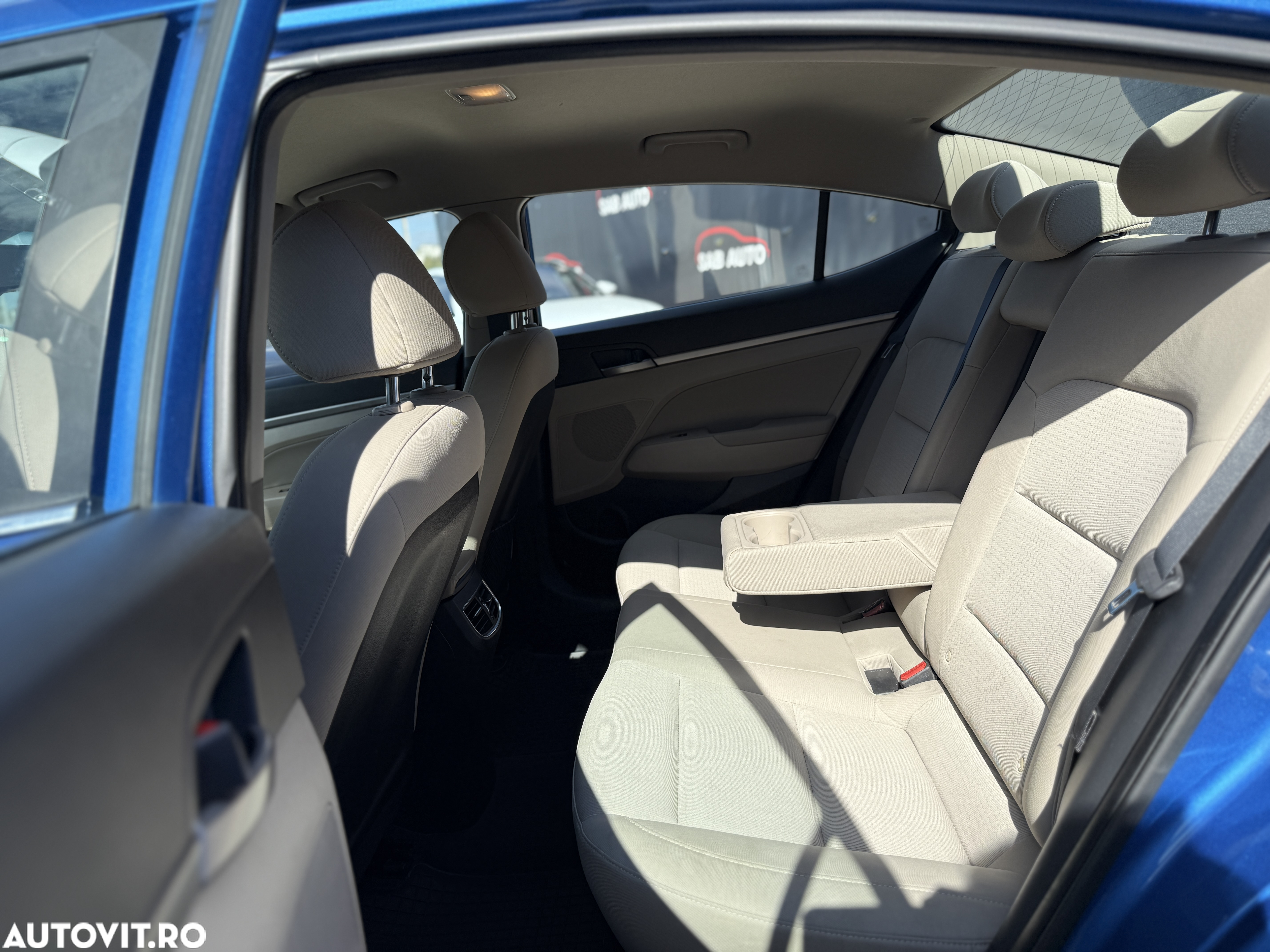 Hyundai Elantra 1.6 CRDI 7DCT Exclusive - 14