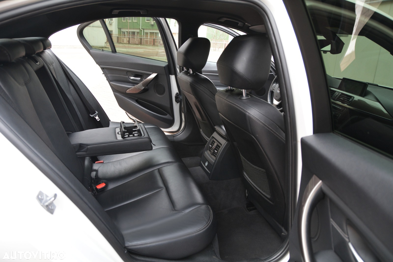 BMW Seria 3 320d xDrive Sport-Aut. Modern Line - 17