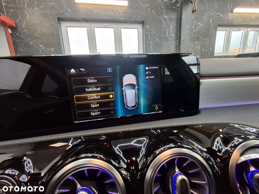 Mercedes-Benz Klasa A 35 AMG 4-Matic Edition 1 7G-DCT - 29