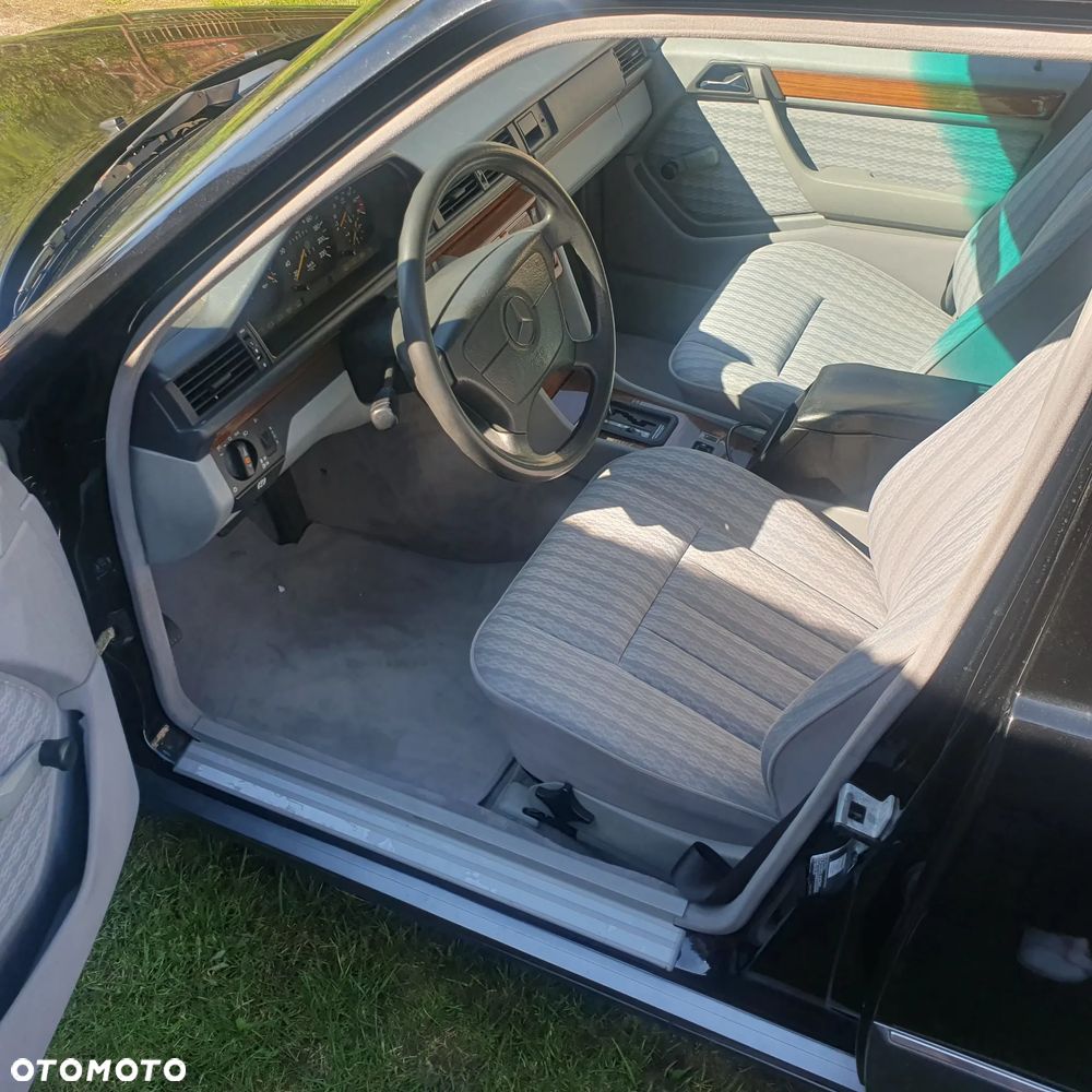 Mercedes-Benz W124 (1984-1993) - 16