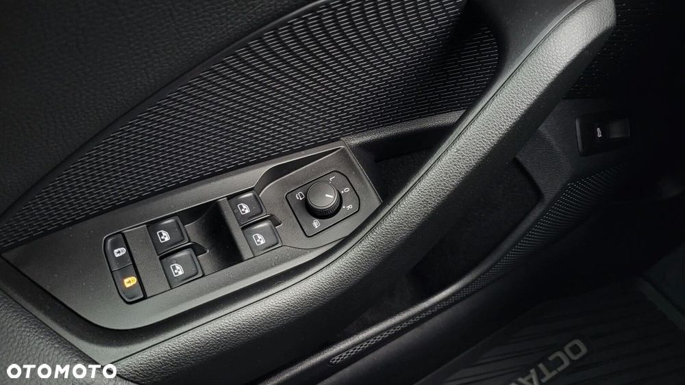 Skoda Octavia 1.5 TSI mHEV Selection DSG - 18