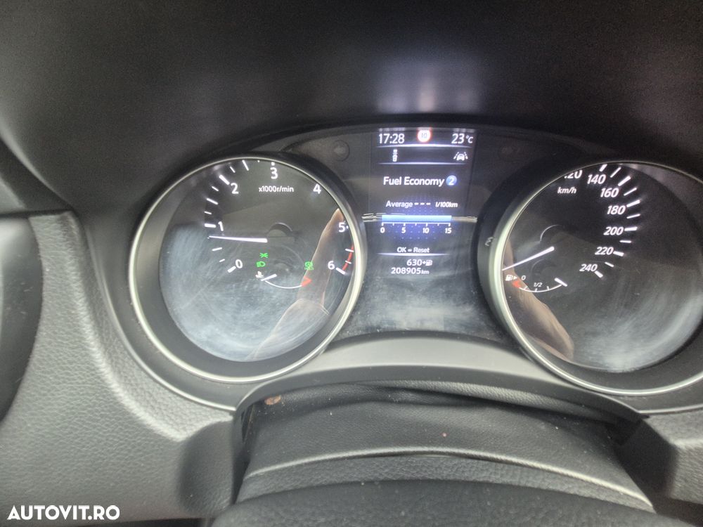 Nissan Qashqai 1.6L dCi Start/Stop 4X4-i N-Connecta - 13