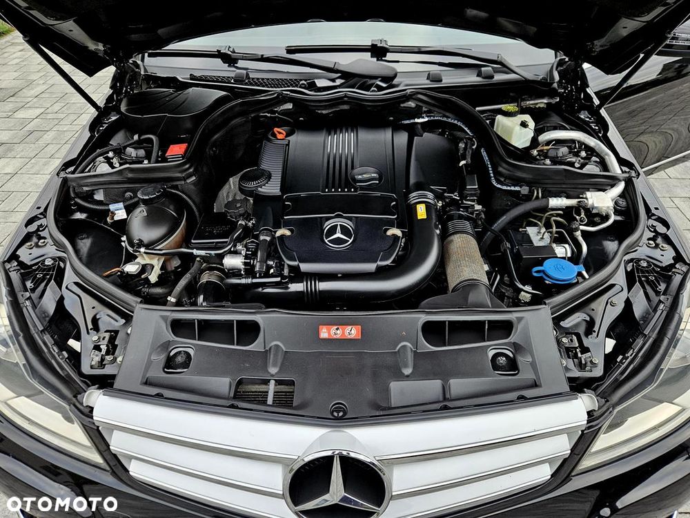Mercedes-Benz Klasa C 250 CGI Automatik BlueEFFICIENCY Avantgarde - 30