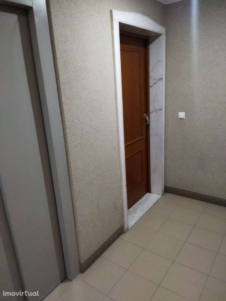 ARRENDA – T2 c/ arrecadação na Quinta da Marialva – Corroios - Grande imagem: 3/28