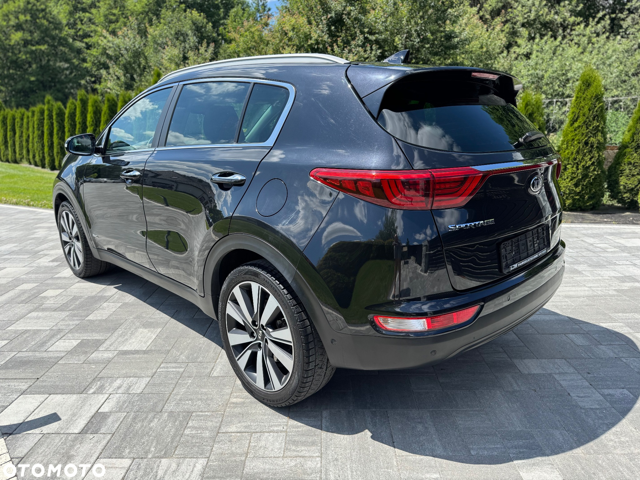 Kia Sportage 2,0 CRDI AWD Platinum - 4