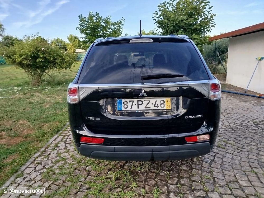 Mitsubishi Outlander 2.2 DI-D Instyle Navi - 11