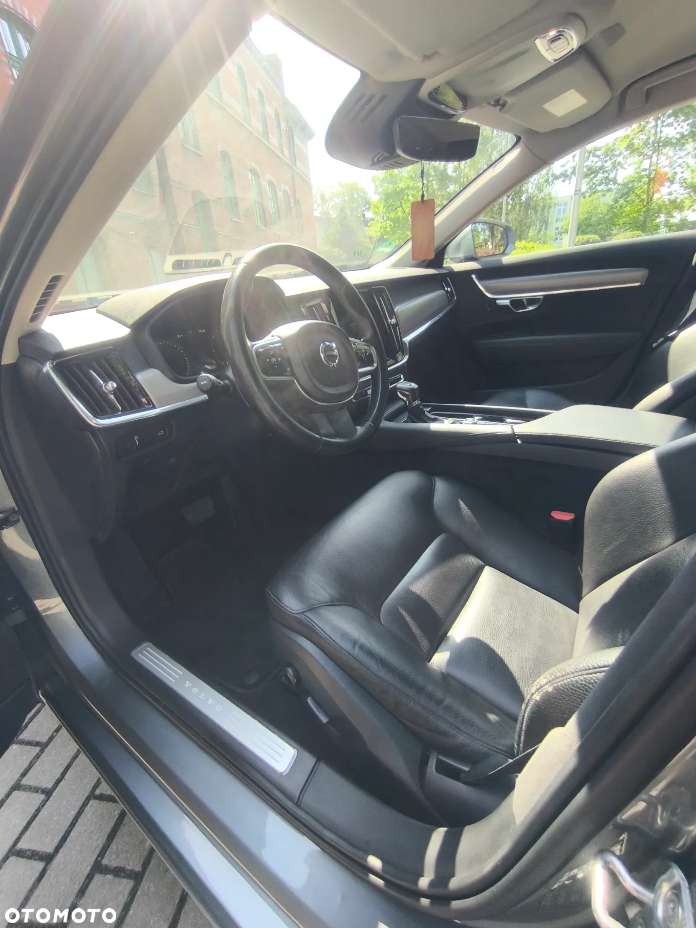 Volvo V90 D4 Momentum - 15