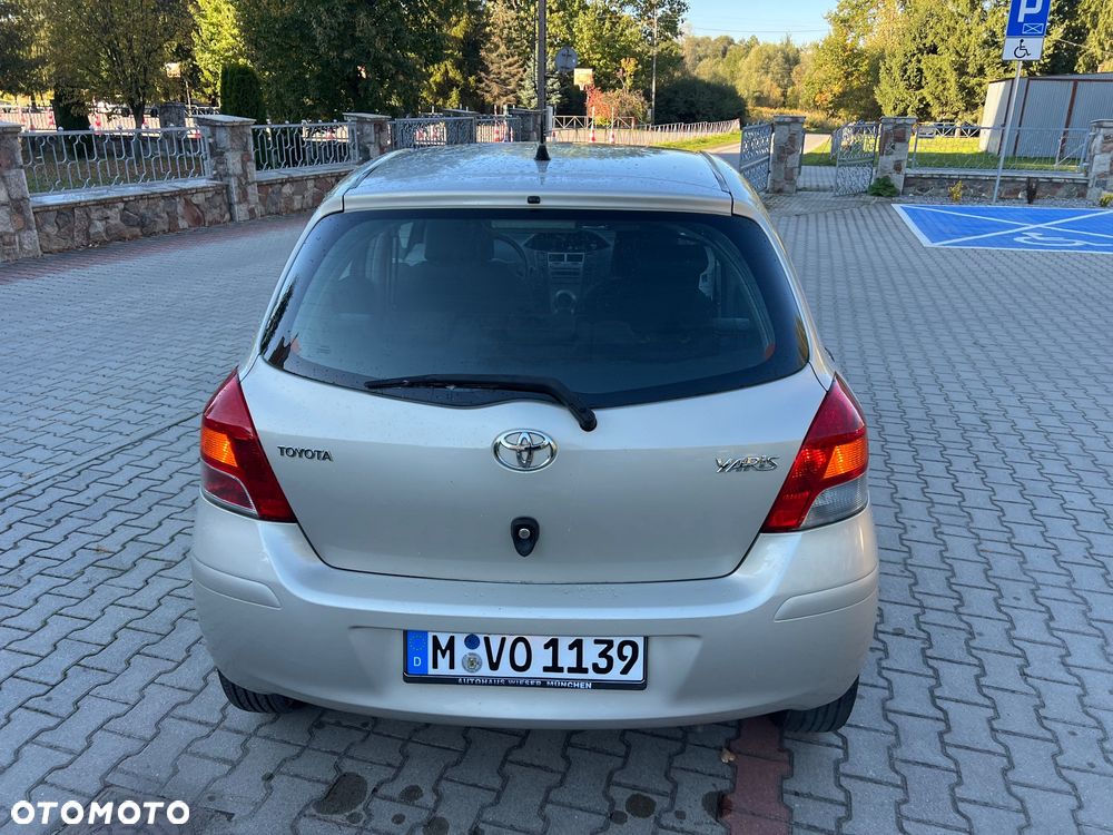 Toyota Yaris 1.0 VVT-i Sol - 36
