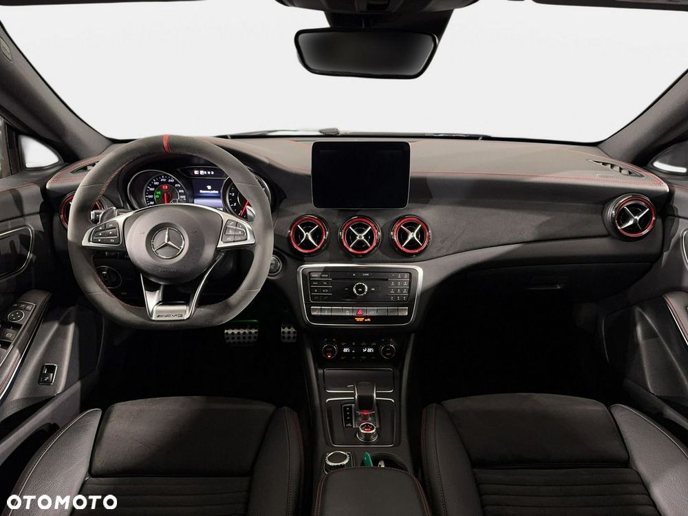 Mercedes-Benz CLA - 21