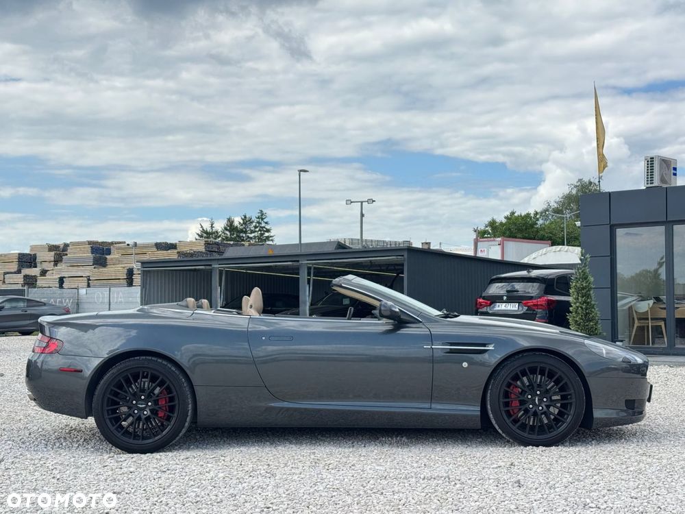 Aston Martin DB9 - 17
