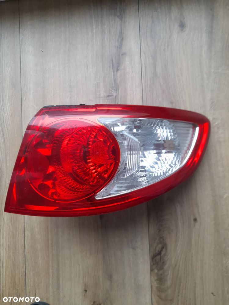 HYUNDAI SANTA FE  II LAMPA TYLNA PRAWA TYĽ 06->
