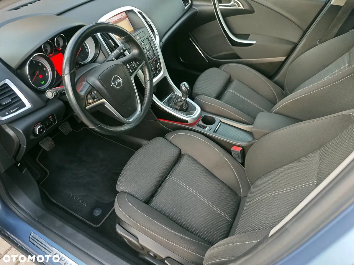 Opel Astra IV 1.4 T Cosmo - 24