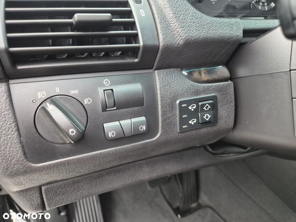 BMW X5 4.4i - 18