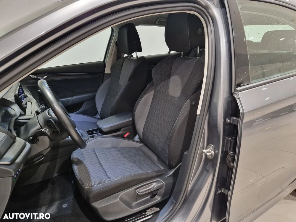 Skoda Octavia 2.0 TDI DSG Ambition - 11