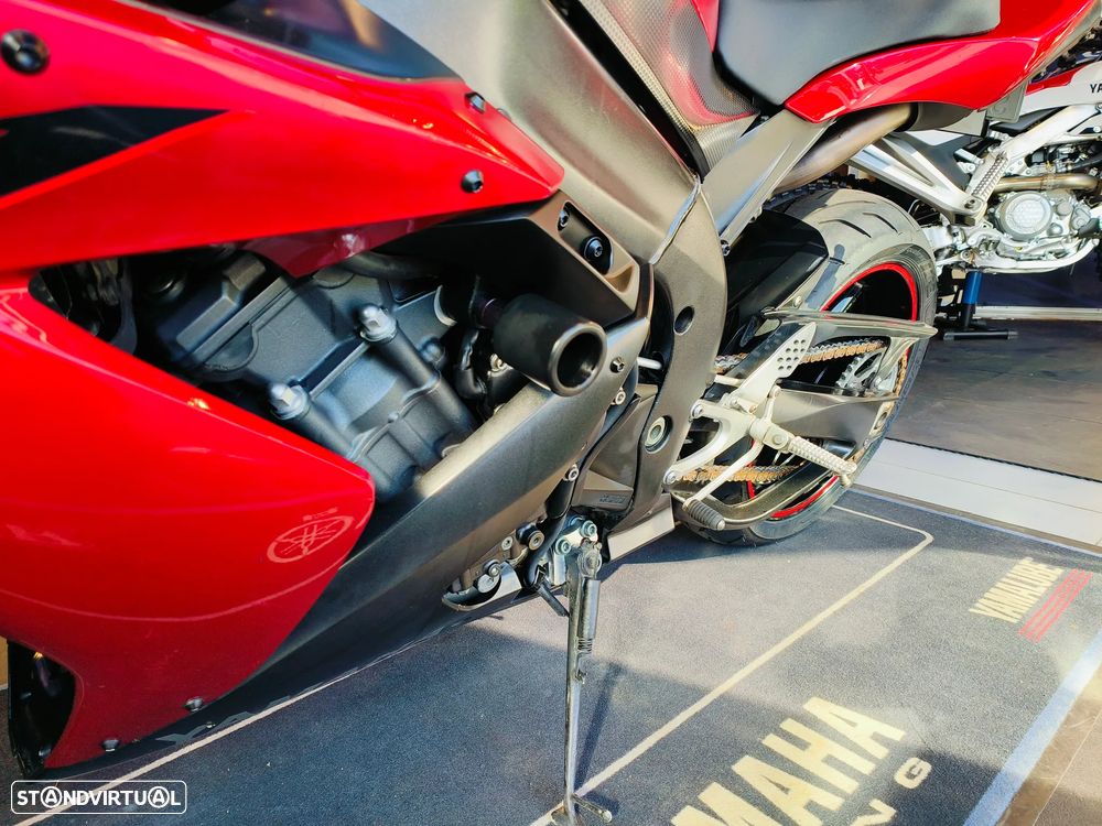 Yamaha YZF R1 - 9
