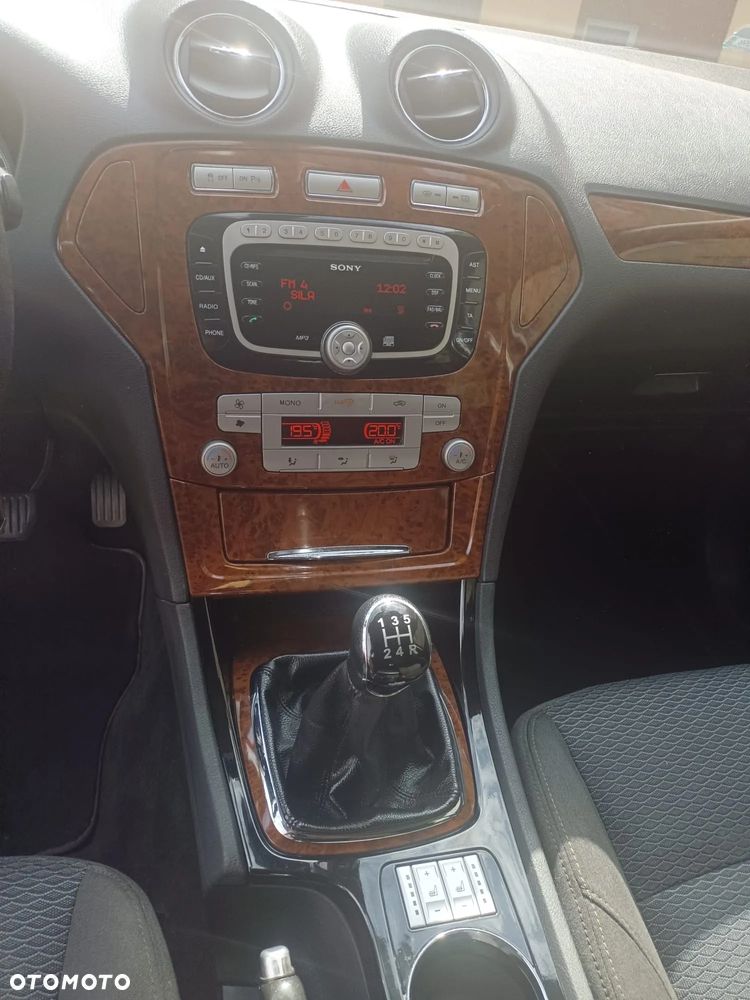 Ford Mondeo 2.0 Ghia X100 / X - 5