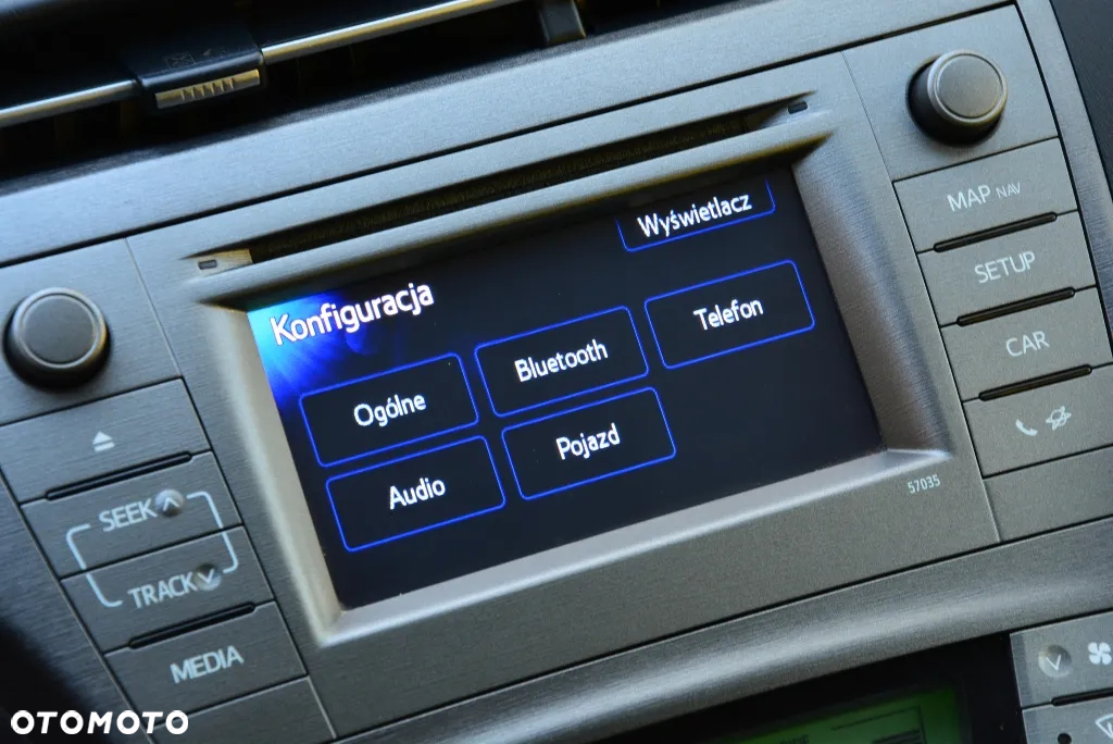 Toyota Prius (Hybrid) Comfort - 13