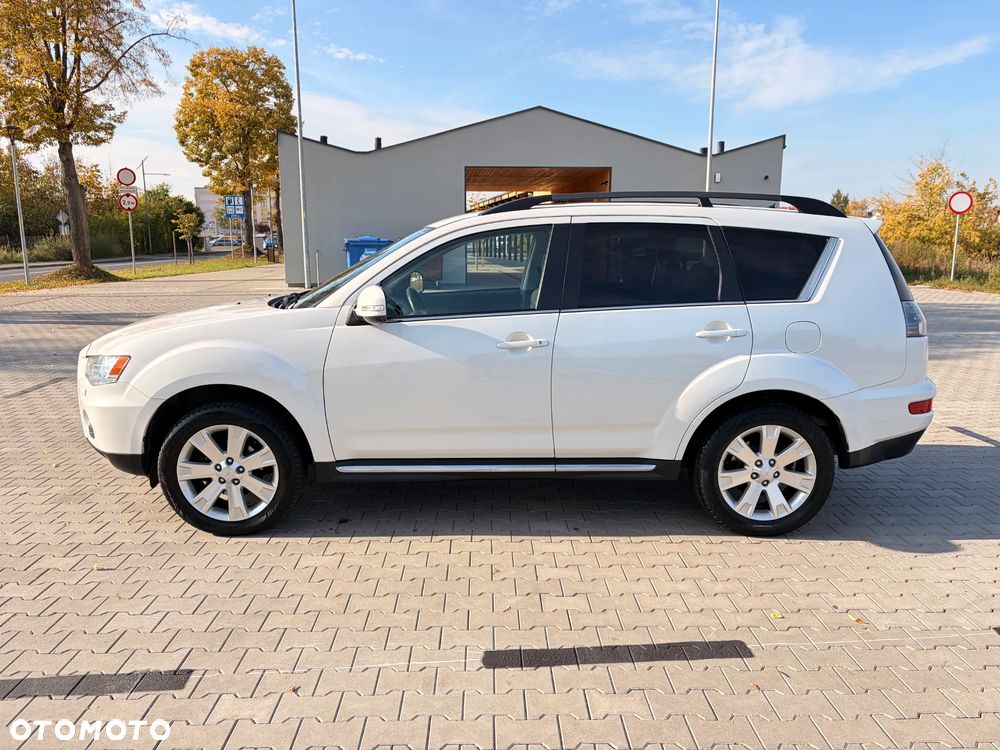 Mitsubishi Outlander 2012 photo 4