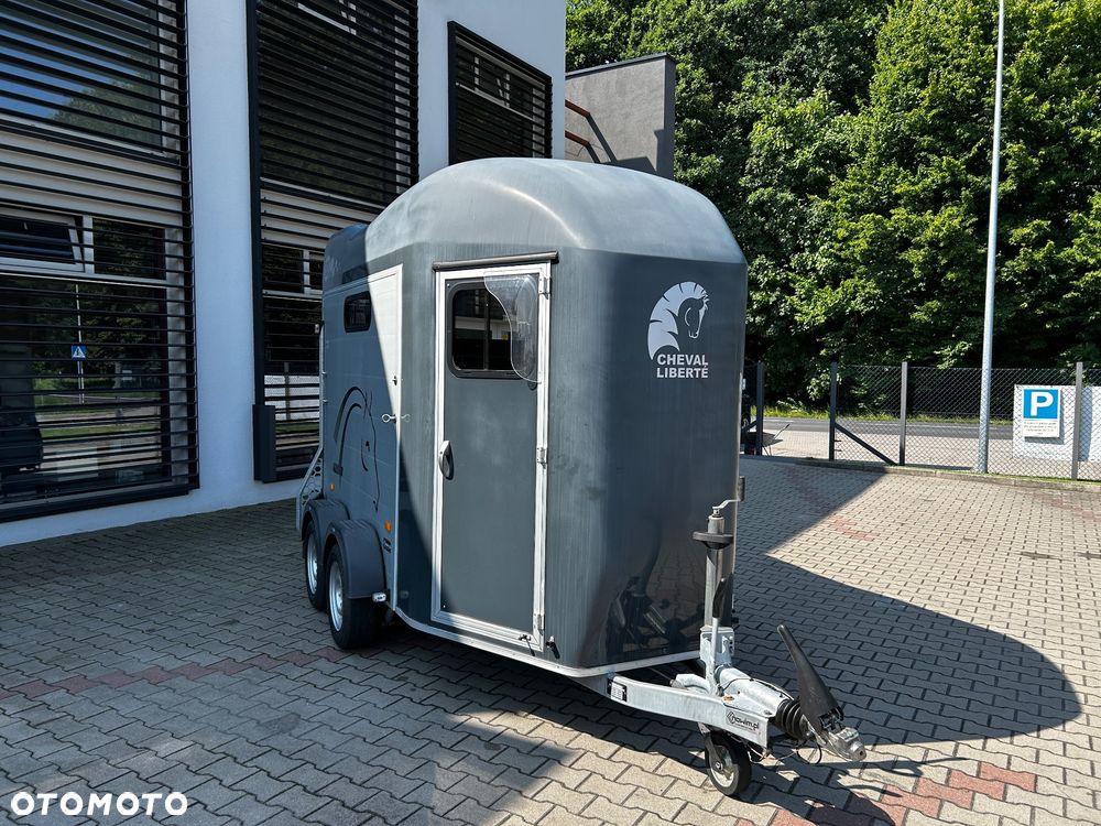 Cheval Liberte Gold 3 - 7