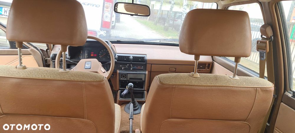 Toyota Starlet - 5
