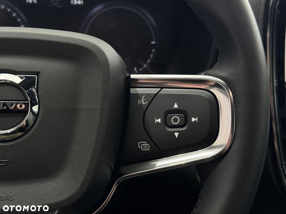 Volvo XC 40 - 24