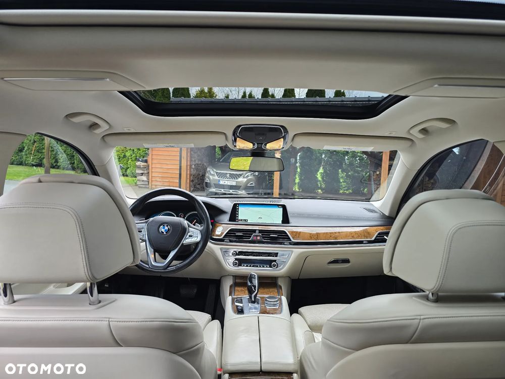 BMW Seria 7 740Li - 17