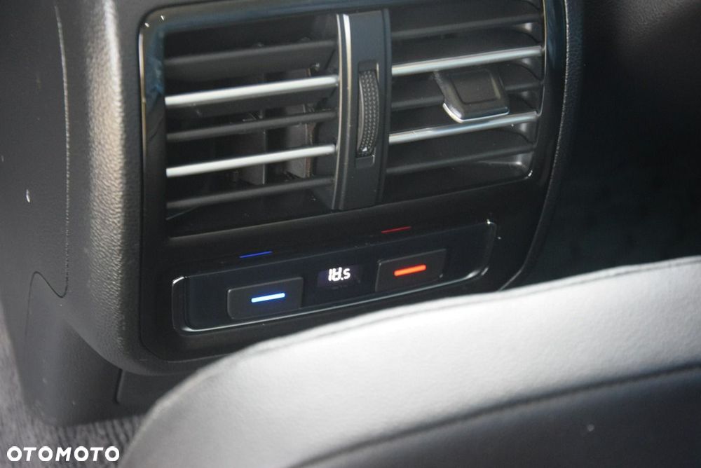 Volkswagen Passat - 26