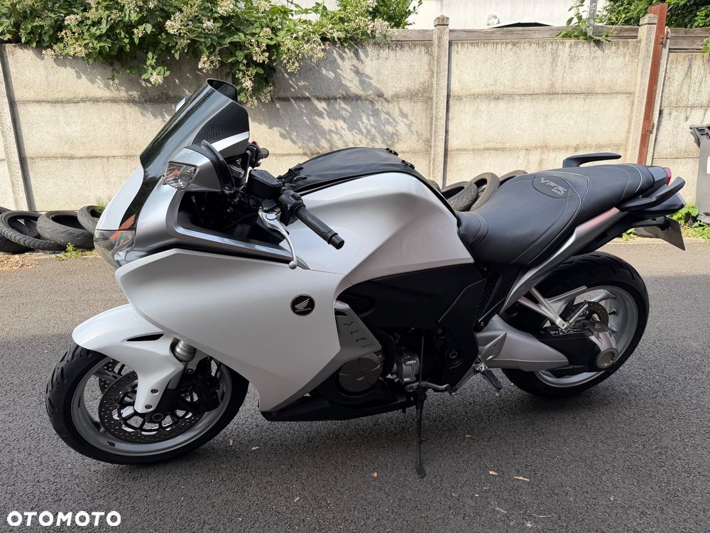Honda VFR - 22