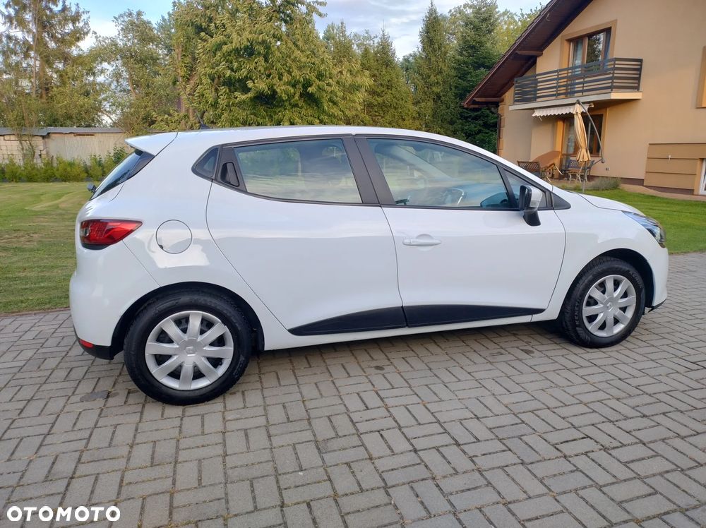 Renault Clio 1.2 16V 75 Life - 6