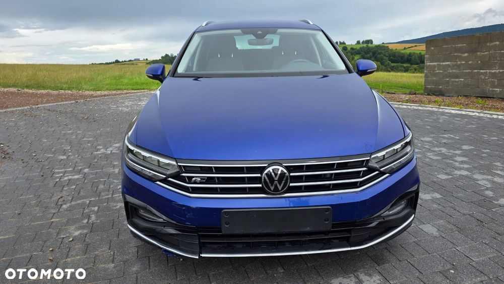Volkswagen Passat Variant 2.0 TDI SCR DSG R-Line - 2