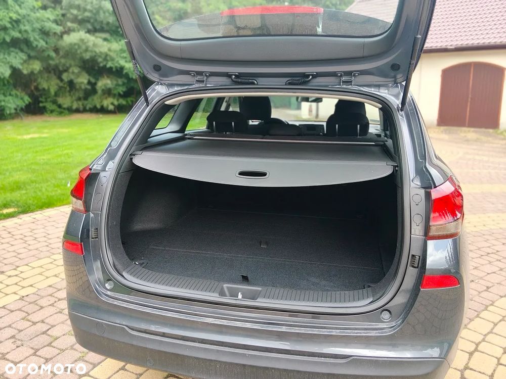 Hyundai i30 1.5 DPI Classic + - 9