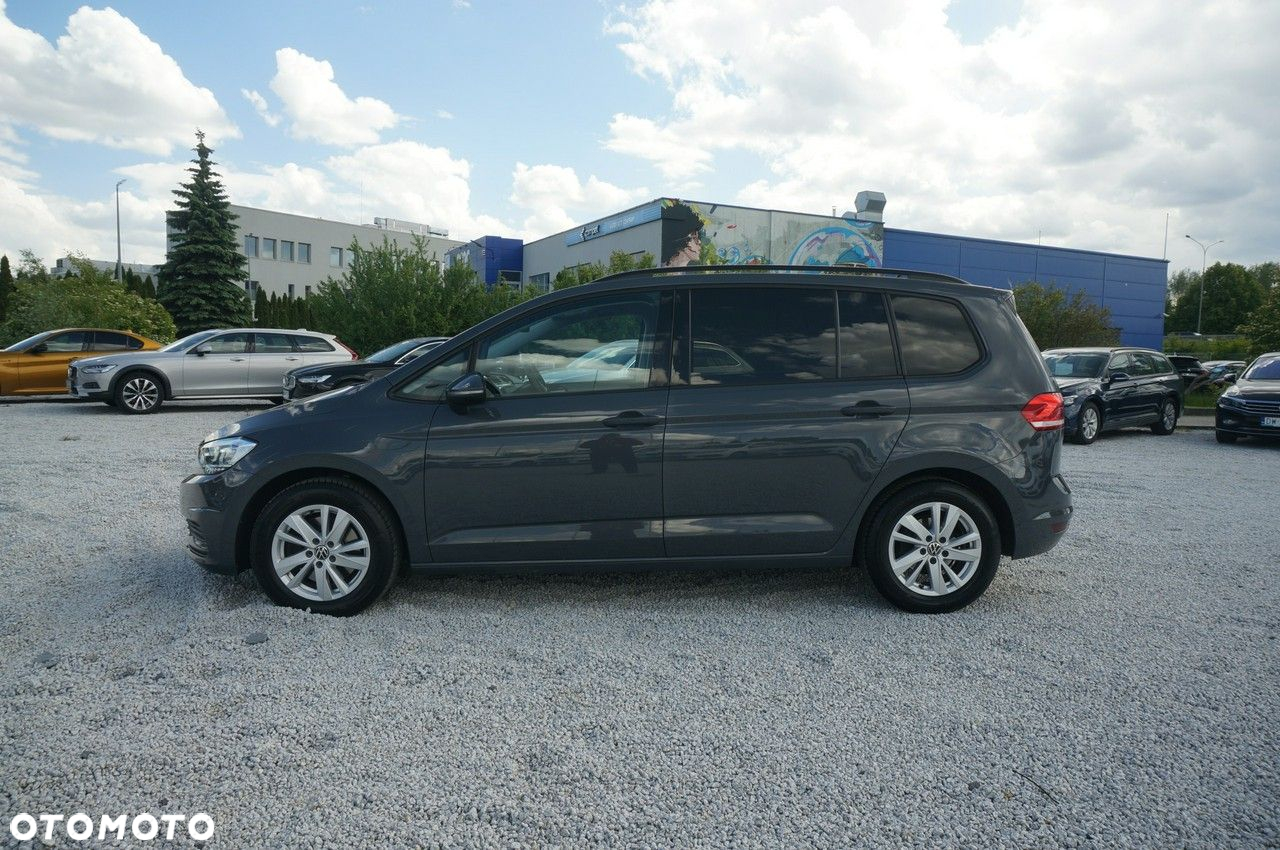 Volkswagen Touran - 10