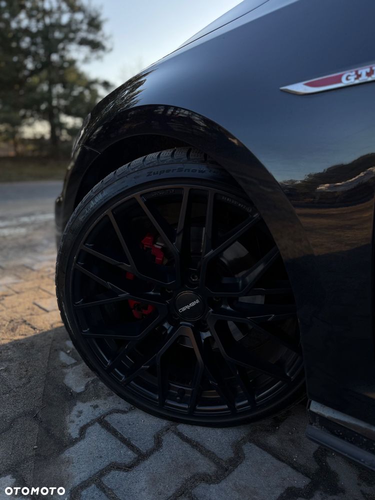 Volkswagen Golf - 12