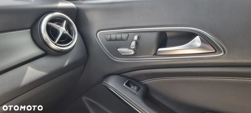 Mercedes-Benz CLA 250 4Matic 7G-DCT AMG Line - 26