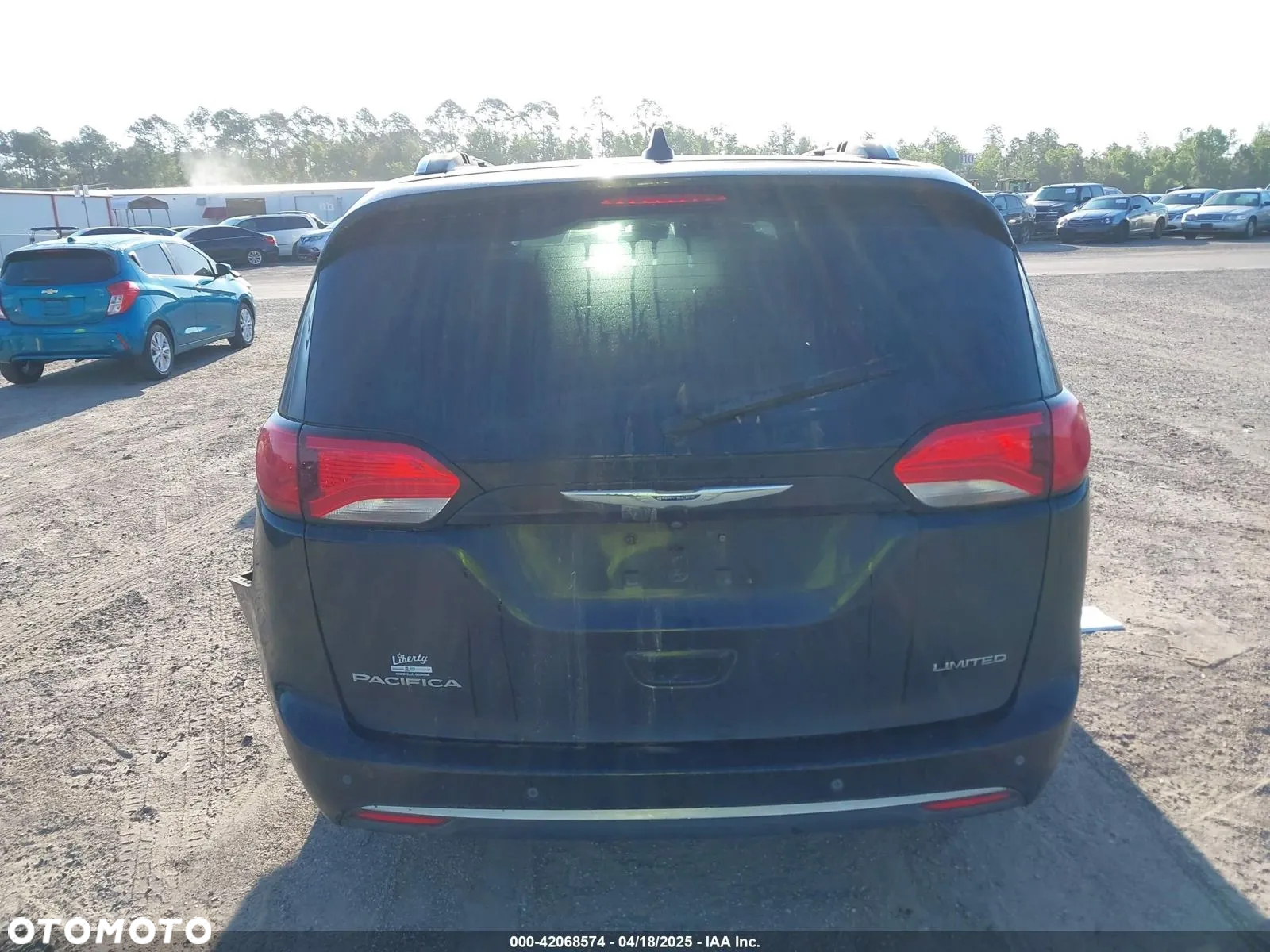 Chrysler Pacifica - 13