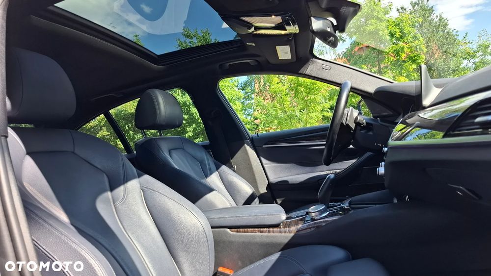 BMW Seria 5 530i Sport Line - 27