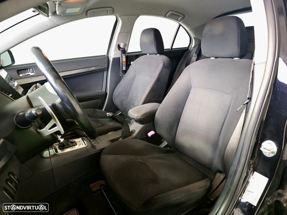 Mitsubishi Lancer Sportback 2.0 T/C Ralliart+ - 25