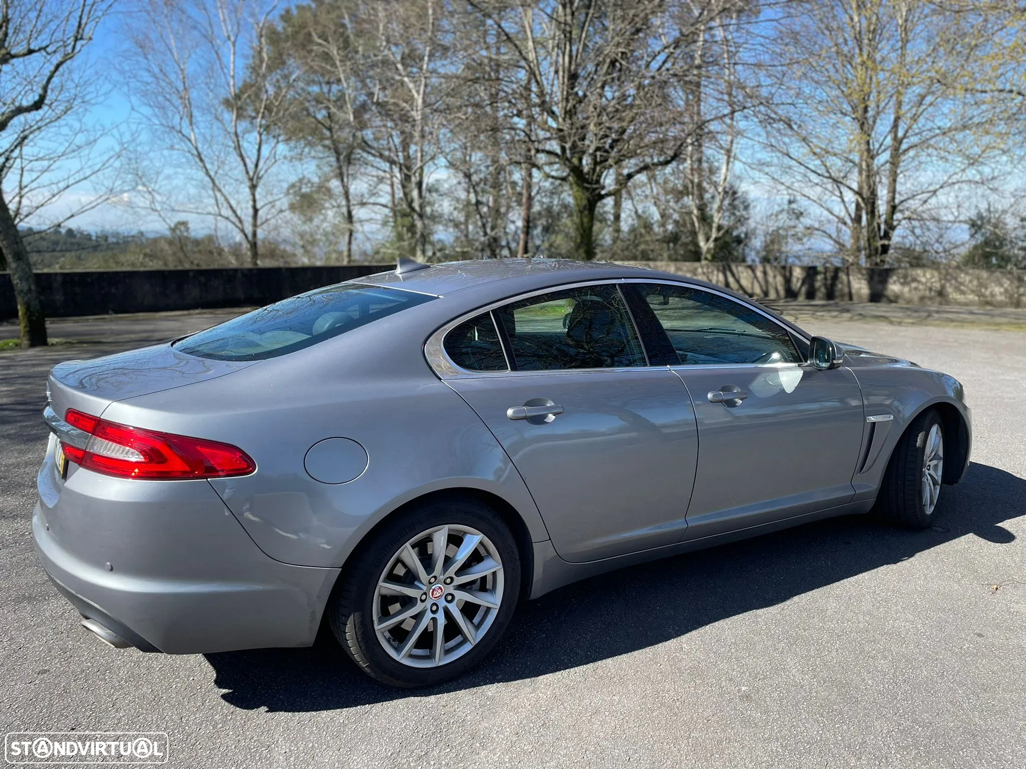 Jaguar XF 2.2 D Premium Luxury - 4