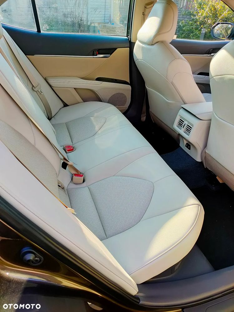 Toyota Camry 2.5 Hybrid Executive CVT - 13