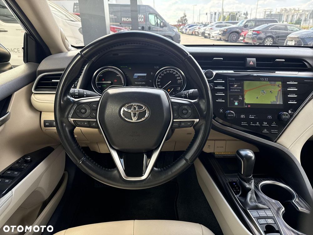 Toyota Camry 2.5 Hybrid Executive CVT - 12