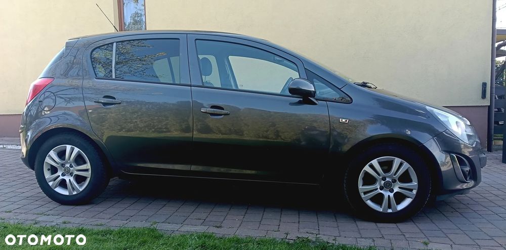 Opel Corsa 1.4 16V Innovation - 9