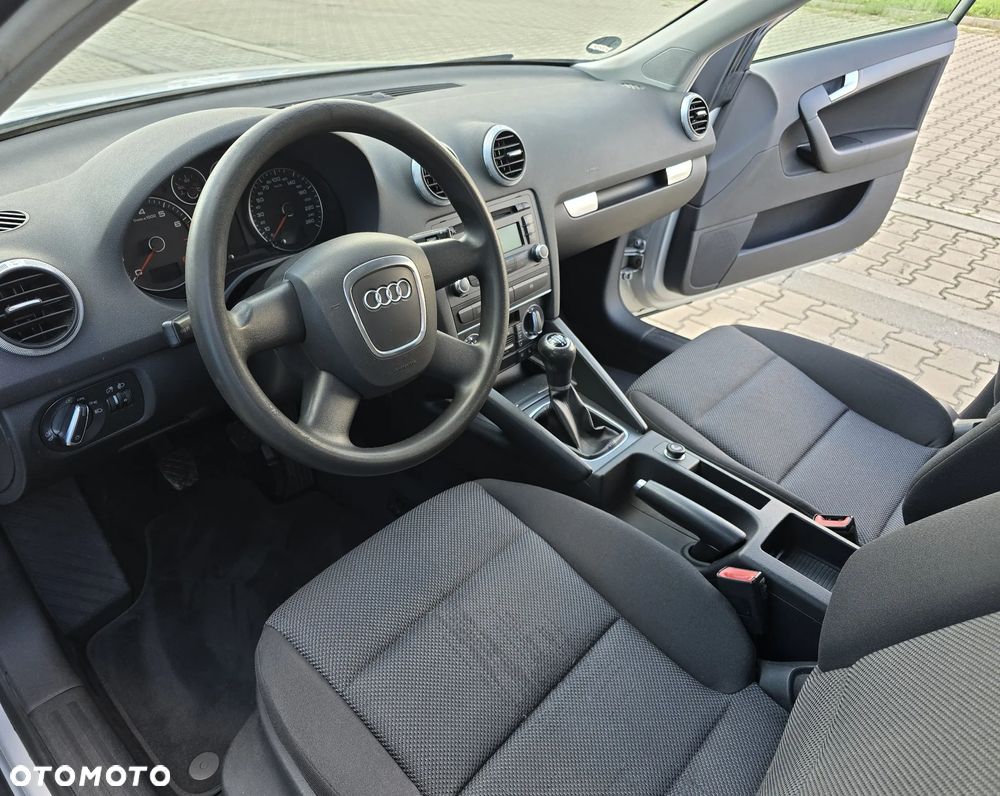 Audi A3 Sportback 1.6 Attraction - 3