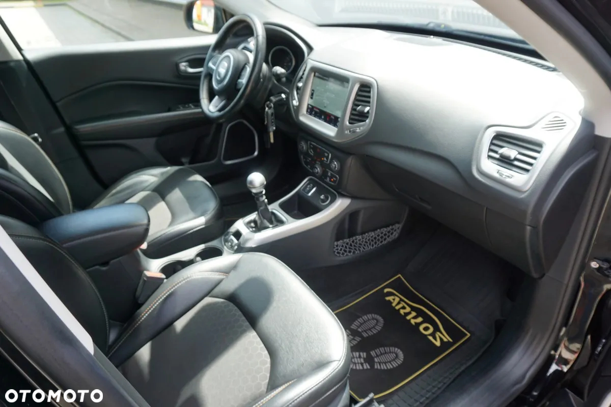 Jeep Compass 1.4 MultiAir Longitude - 34
