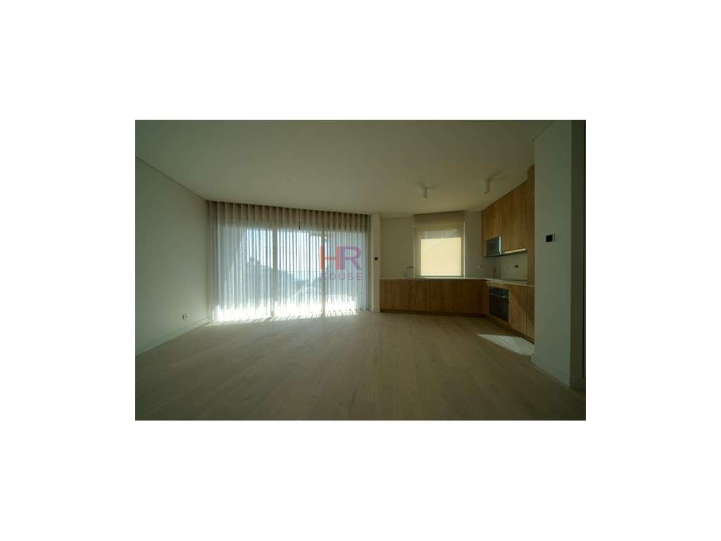 Vende-se T1 com lugar de garagem privativo. - Grande imagem: 2/18