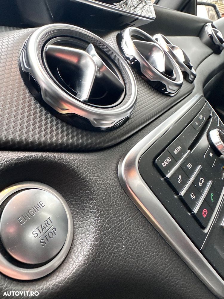 Mercedes-Benz GLA 180 7G-DCT UrbanStyle Edition - 22