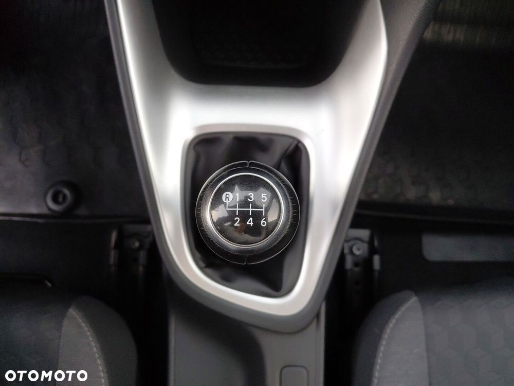 Toyota Yaris 1.5 Comfort - 26