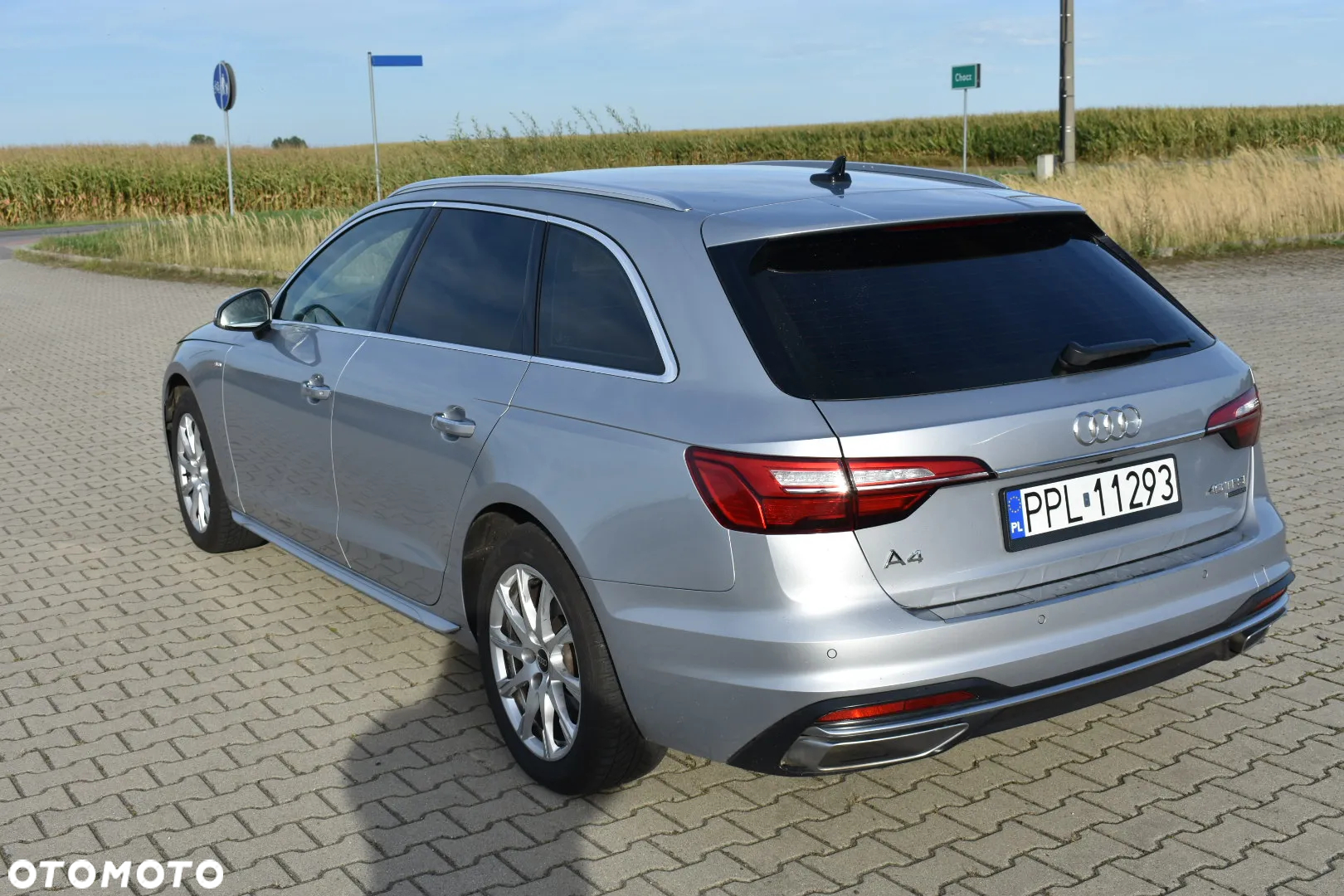 Audi A4 Avant 40 TFSI quattro S tronic - 4