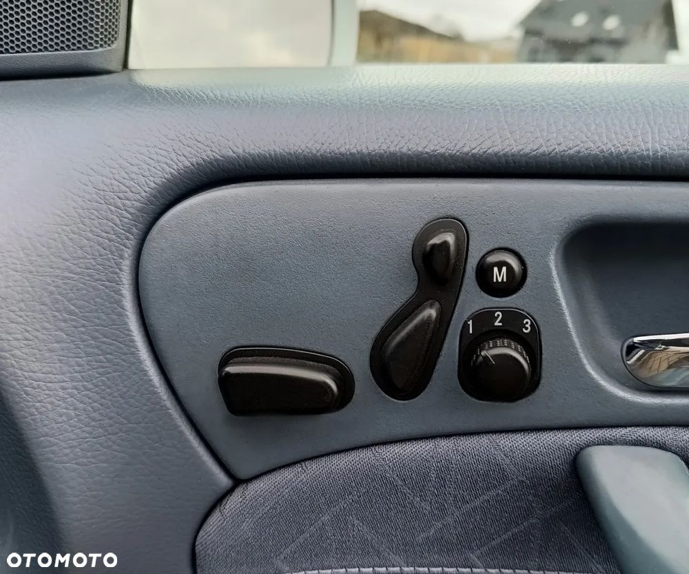 Mercedes-Benz Klasa C 240 T 4Matic Elegance - 7